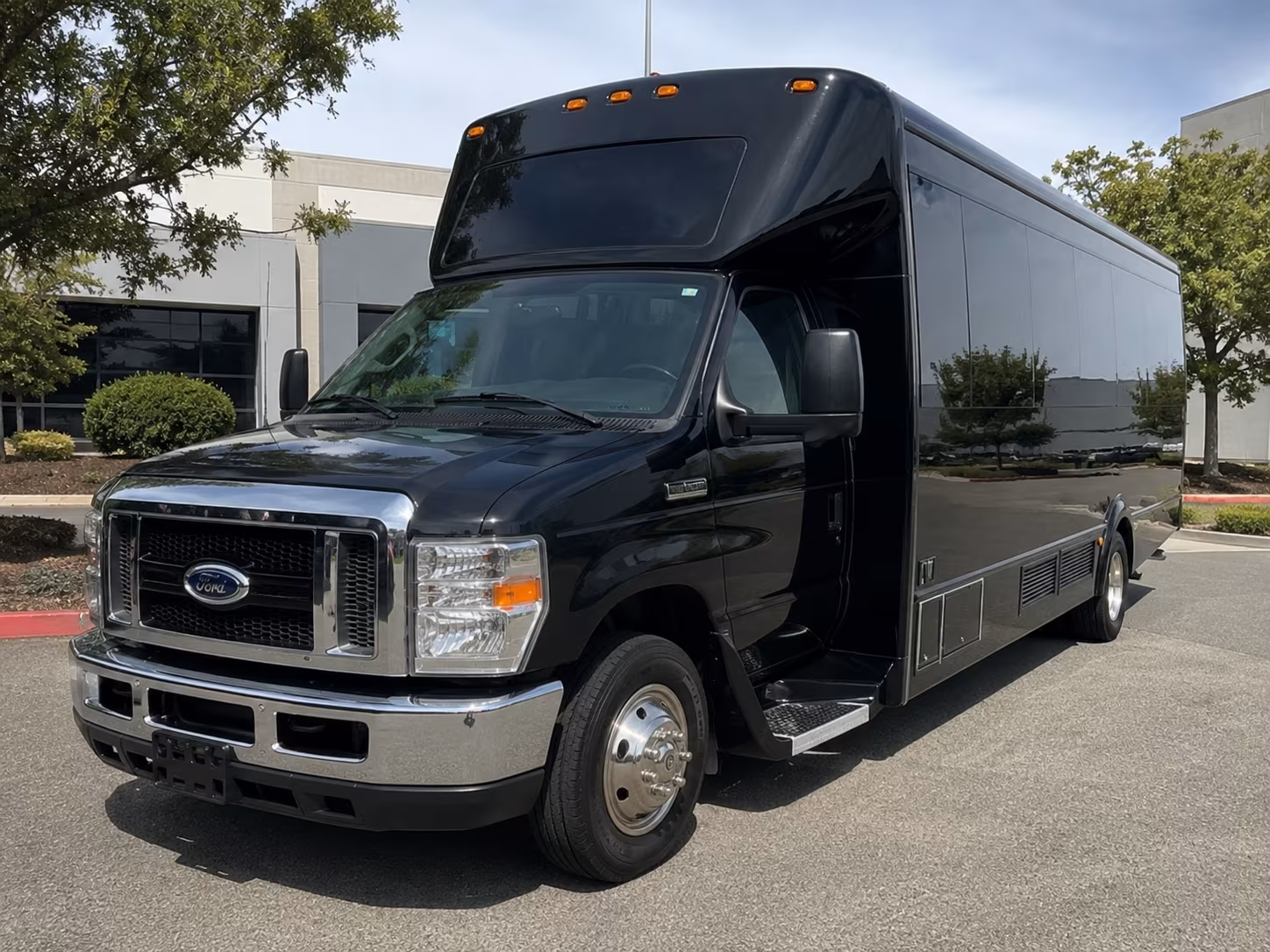 santa barbara party bus rental 3